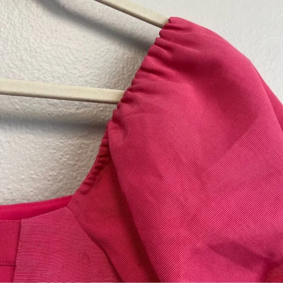 Alice + Olivia Joslyn Puff Sleeve Cropped Top in Wild Pink Size 2 - Picture 10 of 14